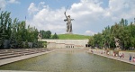 Площадь Героев и  скульптура «Родина-мать зовет!» на Мамаевом Кургане. Достопримечательности Волгограда.